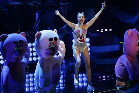 Miley Cyrus Ditawari Alat Seks - JPNN.COM