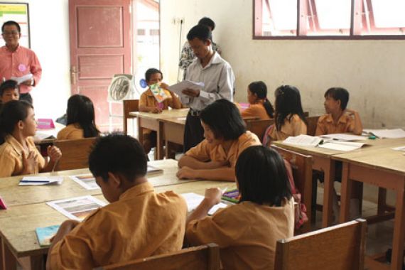 Majukan Dunia Pendidikan Melalui Peningkatan Kualitas Guru - JPNN.COM