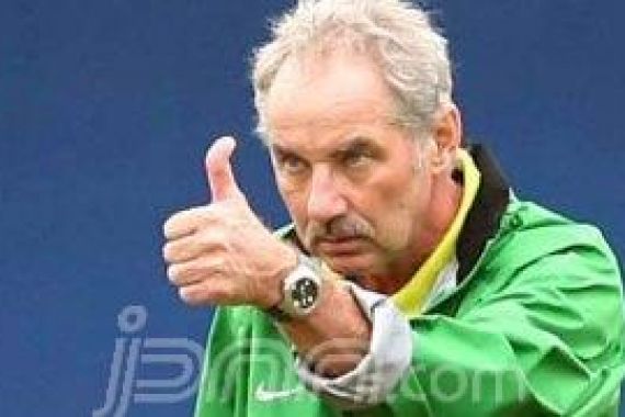 Alfred Riedl Rangkap Coach Manajer - JPNN.COM