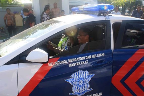 Fortuner Lamban, Dahlan Numpang Mobil Patroli - JPNN.COM