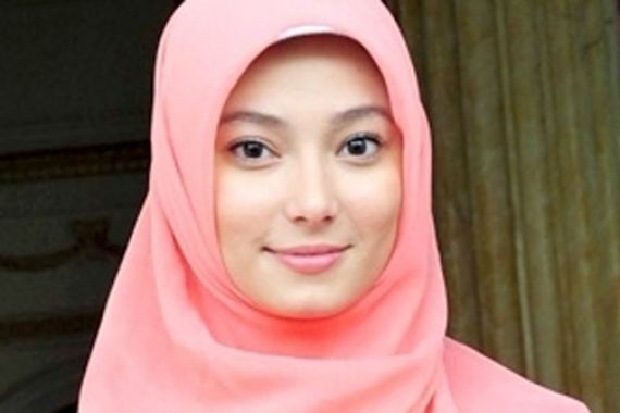 Demi Jonas, Asmirandah Dikabarkan Pindah Agama - JPNN.COM