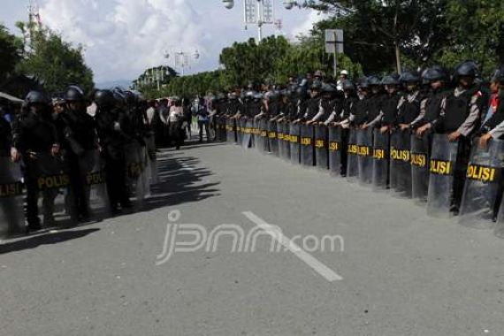 Ribuan Polisi Amankan Pelantikan Bupati Bogor - JPNN.COM