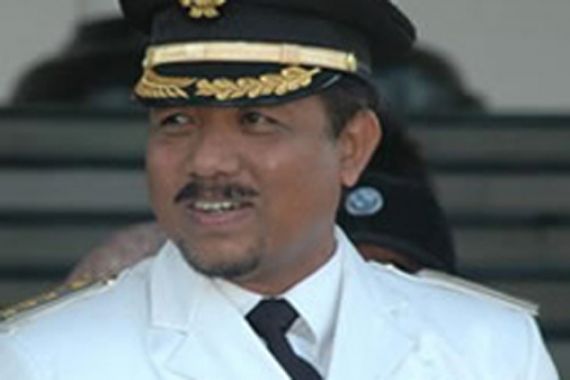 Minta UU Minerba Ditunda, Bupati Sumbawa Surati SBY - JPNN.COM