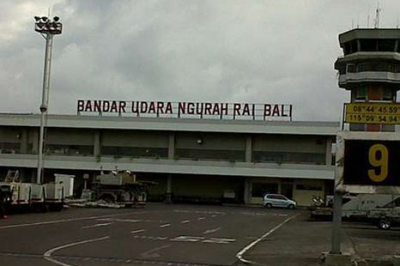 Bandara Ngurah Rai Padam, 14 Penerbangan Delay - JPNN.COM