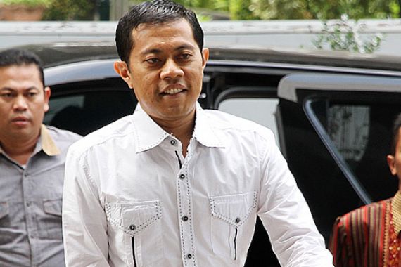 Diancam Diperkarakan Denny Indrayana, Tri Melawan - JPNN.COM