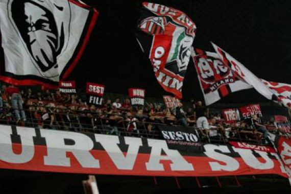 Tiket Mahal, Ultras Milan Ngambek - JPNN.COM