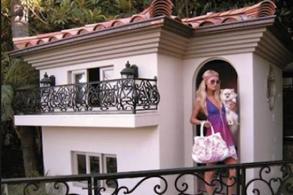 Paris Hilton Bangun Mansion Khusus Anjing - JPNN.COM
