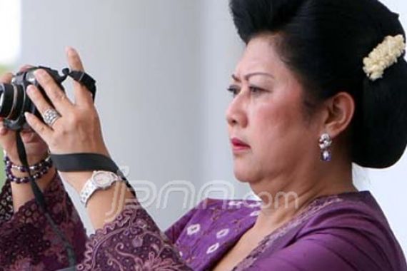 Lama Bungkam, Ibu Negara Akhirnya Bicara Soal Wikileaks - JPNN.COM