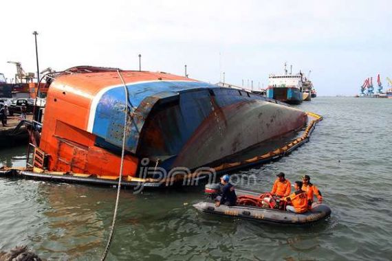 KM Sahabat Tenggelam, 130 Penumpang Selamat - JPNN.COM