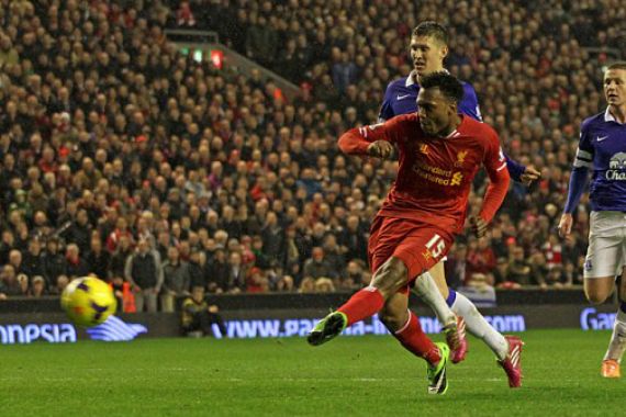 Gagal Eksekusi Penalti, Sturridge Dibela Gerrard - JPNN.COM