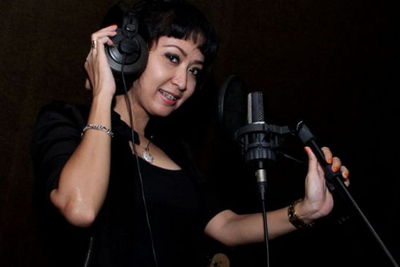 Fokus Solo Karir, Demitha Dee Tinggalkan Iztambul Band - JPNN.COM