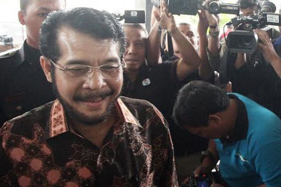 Hakim MK Tak Tahu Akil Minta Rp 10 Miliar di Pilkada Jatim - JPNN.COM