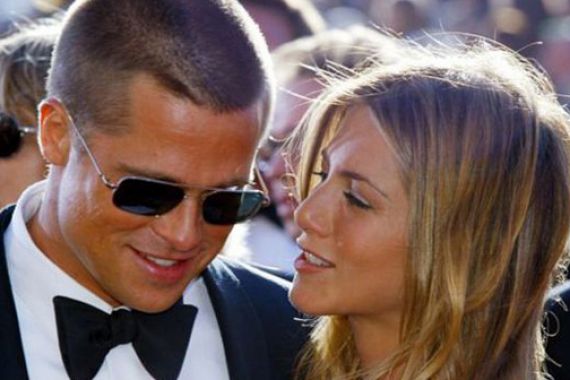 Jennifer Aniston Bersatu Kembali dengan Brad Pitt - JPNN.COM