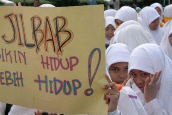 Larang Siswi Pakai Jilbab, Kepala Sekolah di Bali harus Ditraining - JPNN.COM