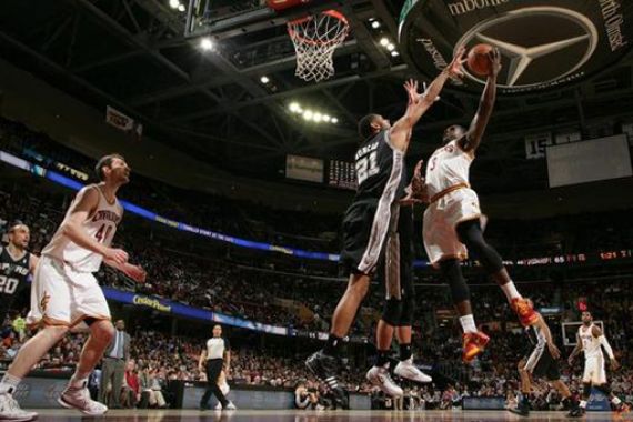 Spurs Tegaskan Dominasi Atas Cavaliers - JPNN.COM