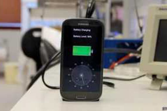 Baterai Smartphone Mengecas 26 Detik Segera Diproduksi - JPNN.COM