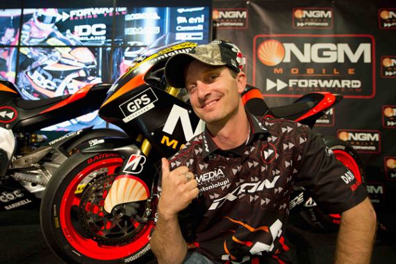 Colin Edwards Putuskan Pensiun Dari MotoGP - JPNN.COM