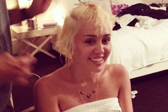 Miley Cyrus Nekat Sebar Foto tanpa Busana di Instagram - JPNN.COM