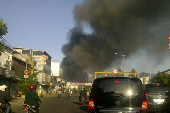 Kebakaran di Pasar Senen, Lebih 2 Ribu Kios Ludes - JPNN.COM