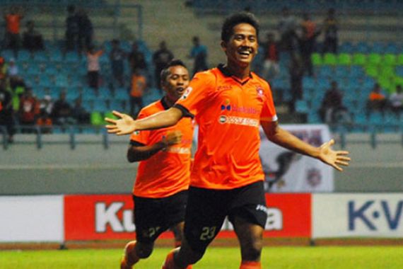 Pusam Gasak Persela Lamongan 3-0 - JPNN.COM