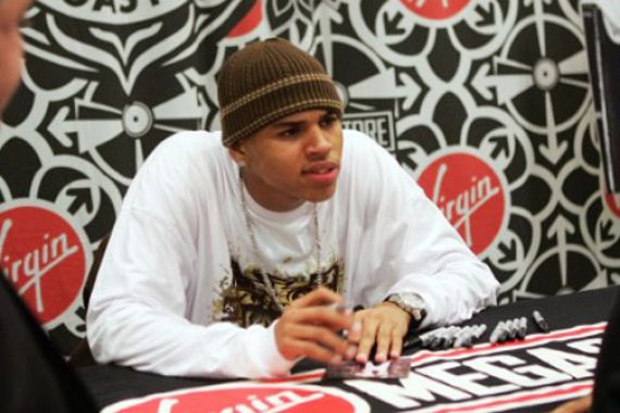 Chris Brown Dijatuhi Hukuman Penjara 131 Hari - JPNN.COM