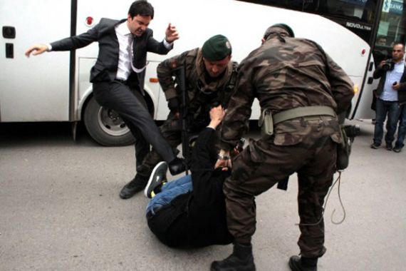 Hajar Demonstran, Staf Khusus PM Turki Terus Dikecam - JPNN.COM