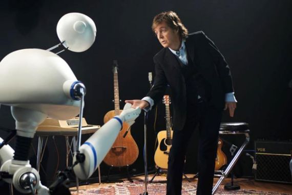 Paul McCartney Duet dengan Robot di Videoklip Terbaru - JPNN.COM