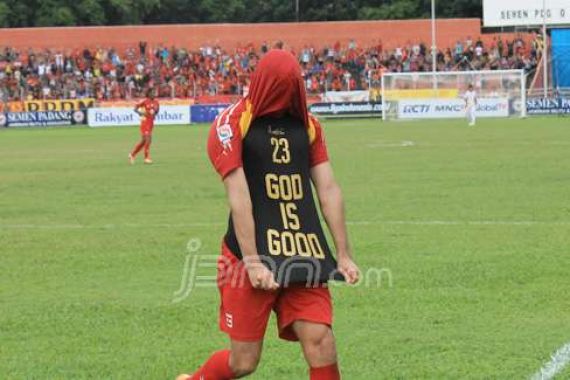 Jafri Sastra Bersyukur Semen Padang Geser Persib - JPNN.COM