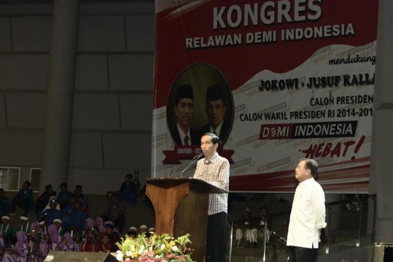 Anggota Majelis Taklim Terpesona Kesederhanaan Jokowi - JPNN.COM