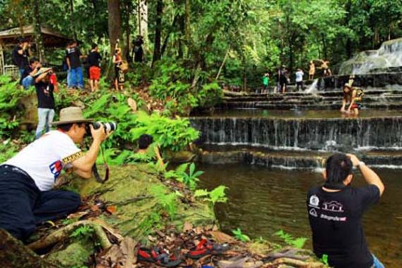 Lewat Fotografi, Proteksi Seni Budaya Negeri Sendiri - JPNN.COM