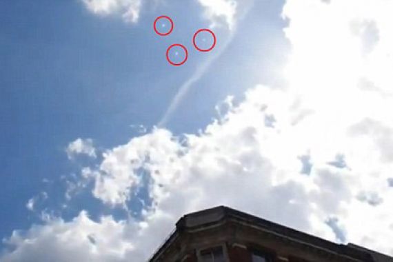 UFO Terekam Melintasi Kota London - JPNN.COM
