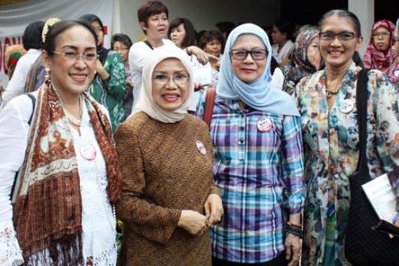 Iriana Jokowi dan Mufidah JK Sudah jadikan Suami Tangguh - JPNN.COM