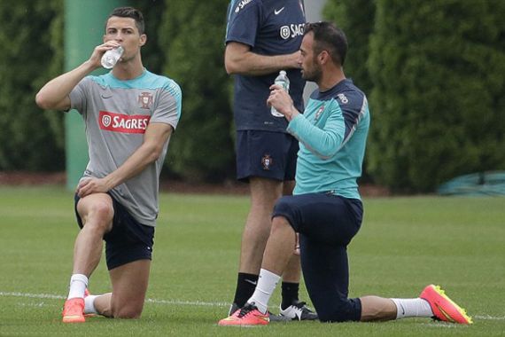 Portugal Ragukan Cristiano Ronaldo Fit Lawan Jerman - JPNN.COM