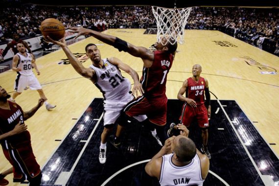 AC Mati, Spurs Sikat Heat di Game Pertama Grand Final NBA - JPNN.COM