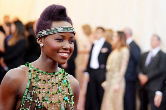 Lupita Nyong'o Reuni dengan Brad Pitt Garap Film Americanah - JPNN.COM