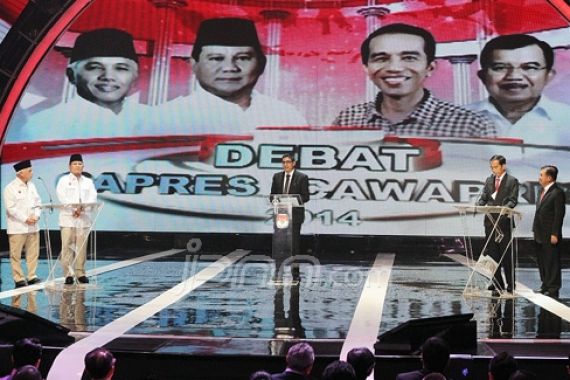 Prabowo Berapi-api di Debat Capres, Apa karena Mbak Titiek Hadir? - JPNN.COM