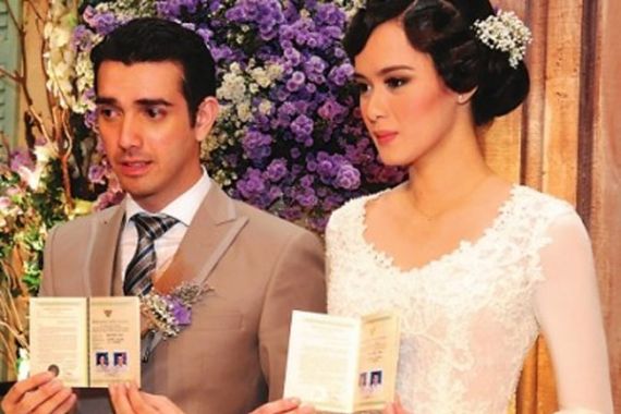 Fachri dan Renata Menikah, Ijab Kabul Diulang - JPNN.COM