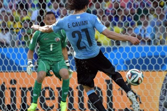 Penalti Cavani Bawa Uruguay Unggul di Babak Pertama - JPNN.COM