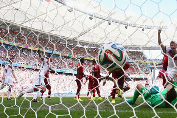 Muller Hat-trick, Jerman Permalukan Portugal 4-0 - JPNN.COM