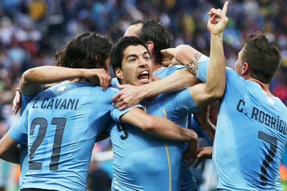 Menangkan Uruguay, Suarez Diancam Diusir dari Inggris - JPNN.COM