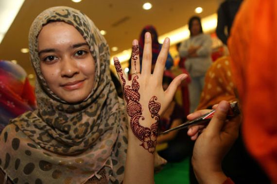 Henna yang Tetap Abadi - JPNN.COM