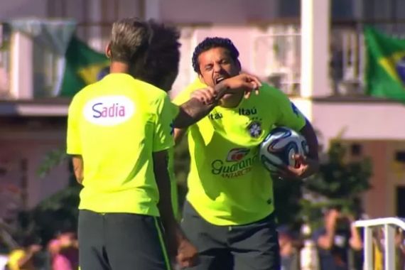 Gigit Marcelo, Fred Sindir Luis Suarez - JPNN.COM