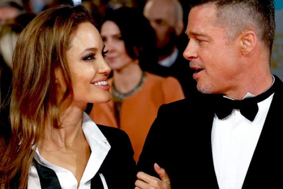 Makan Malam Romantis, Brad Pitt dan Angelina Jolie Tinggalkan Anak - JPNN.COM