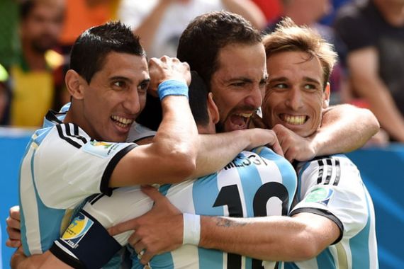 Gol Higuain Bawa Argentina ke 4 Besar - JPNN.COM