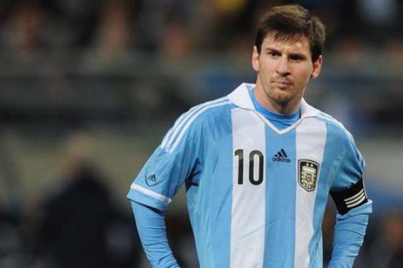 Ingin Rasakan Juara, Messi Curhat Pada Pemain Spanyol - JPNN.COM