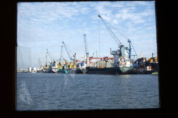 Semester I, 6.795 Kapal Berlabuh di Pelabuhan Tanjung Perak - JPNN.COM