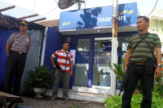 Mesin ATM Terus Keluarkan Uang Hingga Jutaan - JPNN.COM