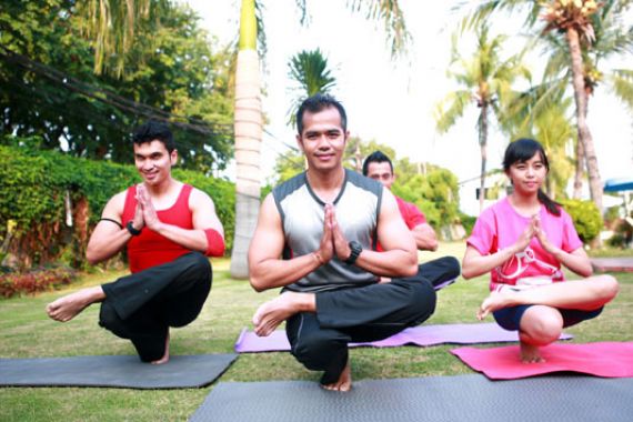 Vinyasa Yoga Cocok bagi yang Puasa - JPNN.COM