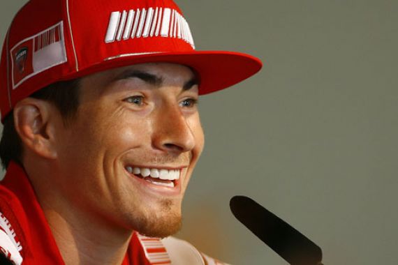 Nicky Hayden Kembali Operasi Pergelangan Tangan - JPNN.COM