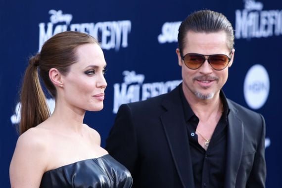 Angelina Jolie dan Brad Pitt Reuni di Film By The Sea - JPNN.COM